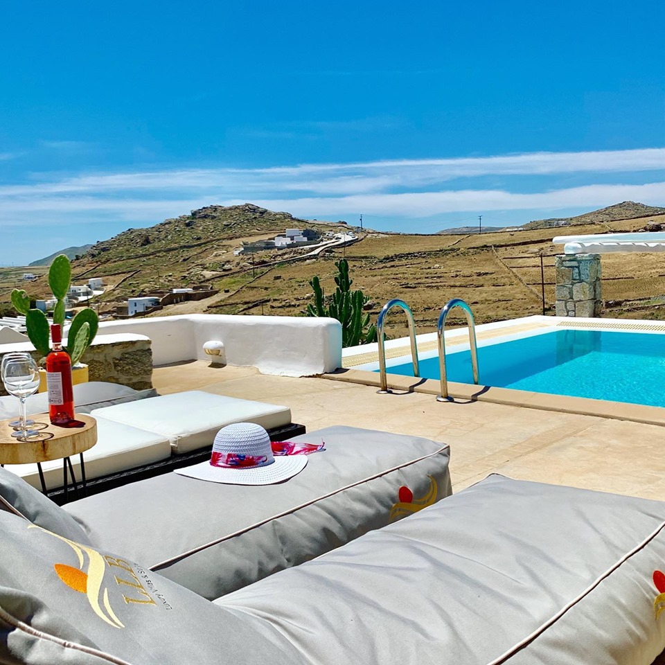 Μύκονος – Ξενοδοχείο poofomania