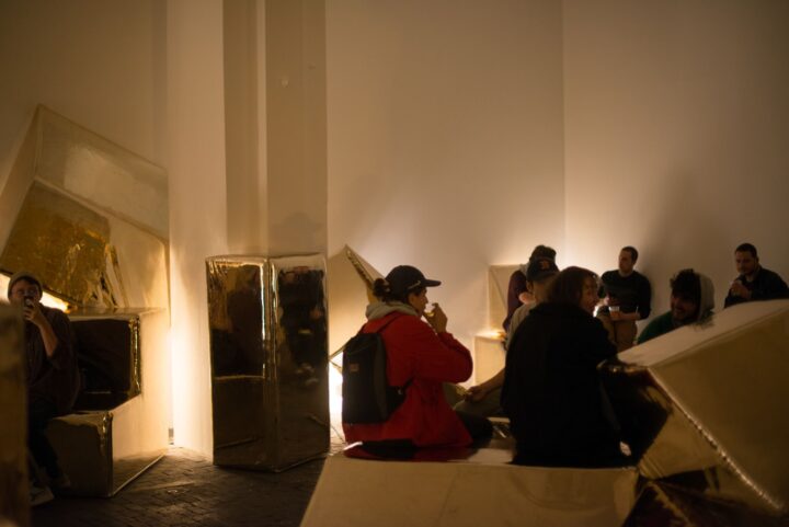 DEMOS BAR GOLD – Κέντρο Σύγχρονης Τέχνης της Γενεύης DEMOS BAR GOLD – Κέντρο Σύγχρονης Τέχνης της Γενεύης poofomania